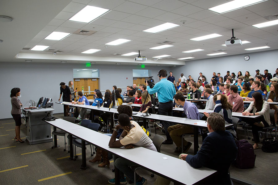 Wall Street powerhouse Suzanne Shank told a full house of School of Civil and Environmental Engineering students, faculty and staff that leadership is about the characters, circumstances and connections that build an individual's experiences. "Your ideas and decision-making skills were not created in a vacuum. Relationships, the positive and the negative, are how we come to understand people and understand ourselves. If a leader is not connecting with the people around them, then who are they really leading? And what can they really achieve?” (Photo: Zonglin "Jack" Li)