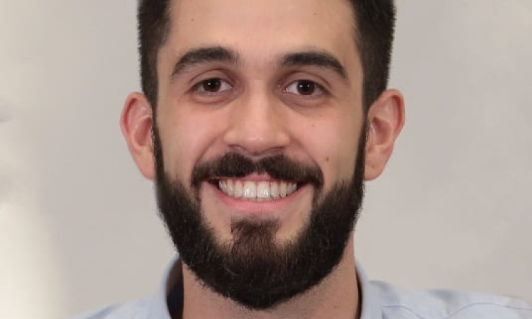 Portrait of Ph.D student Gabriel Cedraz Diniz